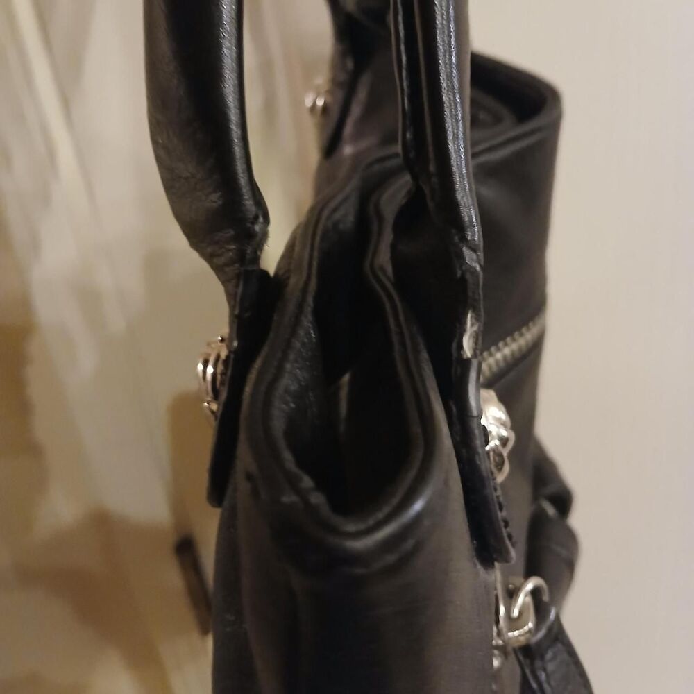 Y2K Rough Roses Black Leather Slouchy Handbag Silver Tone Roses Whimsygoth - Picture 4 of 8